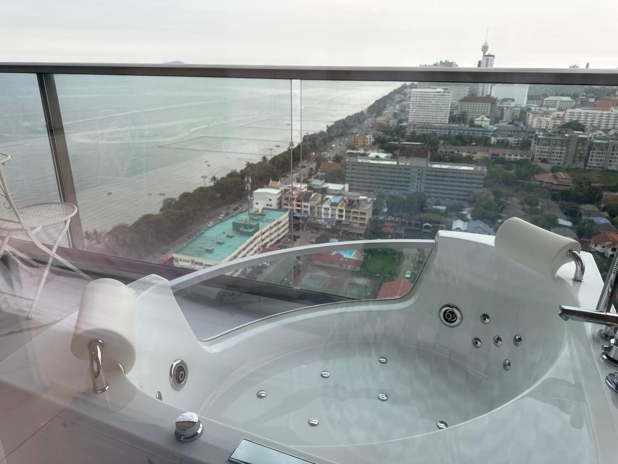 Copacabana Beach Jomtien 科帕卡巴纳海乔木提安海滩毗邻乔木提安夜市 المظهر الخارجي الصورة