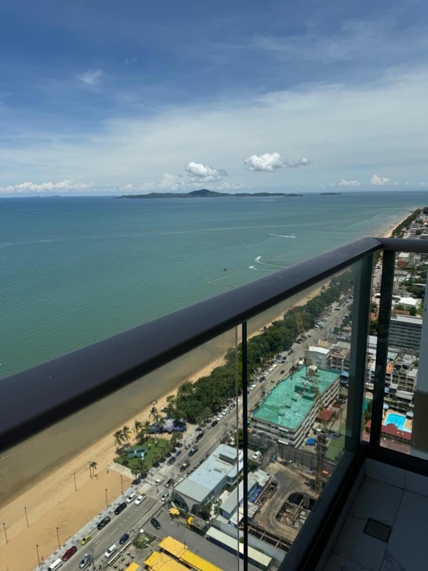 Copacabana Beach Jomtien 科帕卡巴纳海乔木提安海滩毗邻乔木提安夜市 المظهر الخارجي الصورة